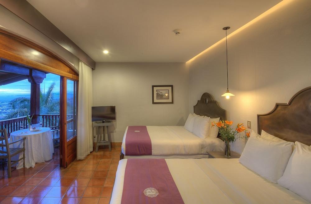 Boutique Alta Palomas Hotel