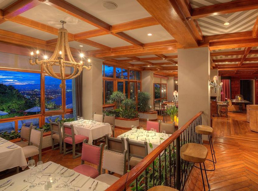 Hotel Alta Palomas 5*